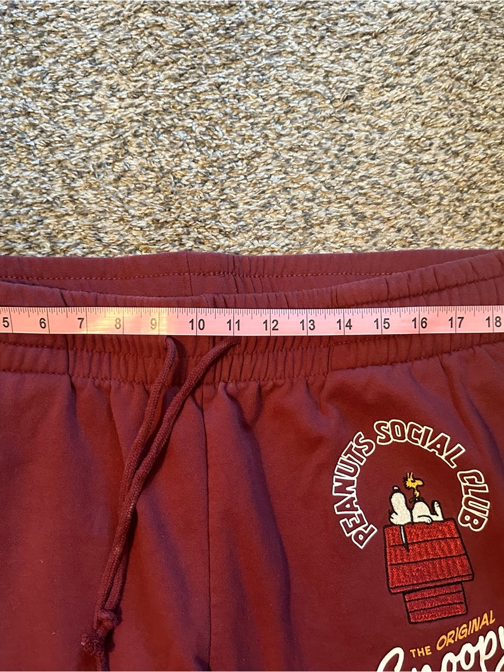 Peanuts x Snoopy women’s XL (16/18) Maroon Jogger Sweatpants - Picture 2 of 5